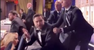 Pucnjava u Washingtonu, Trump evakuisan: Povrijeđen agent Tajne službe, napadač uhapšen