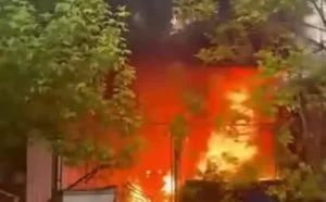 Požar u susjedstvu BiH: Gori napuštena kuća, dim prekrio područje